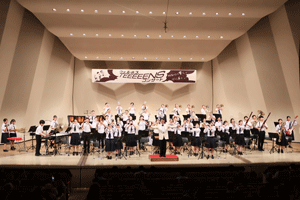 演奏を終えた加古川東高校