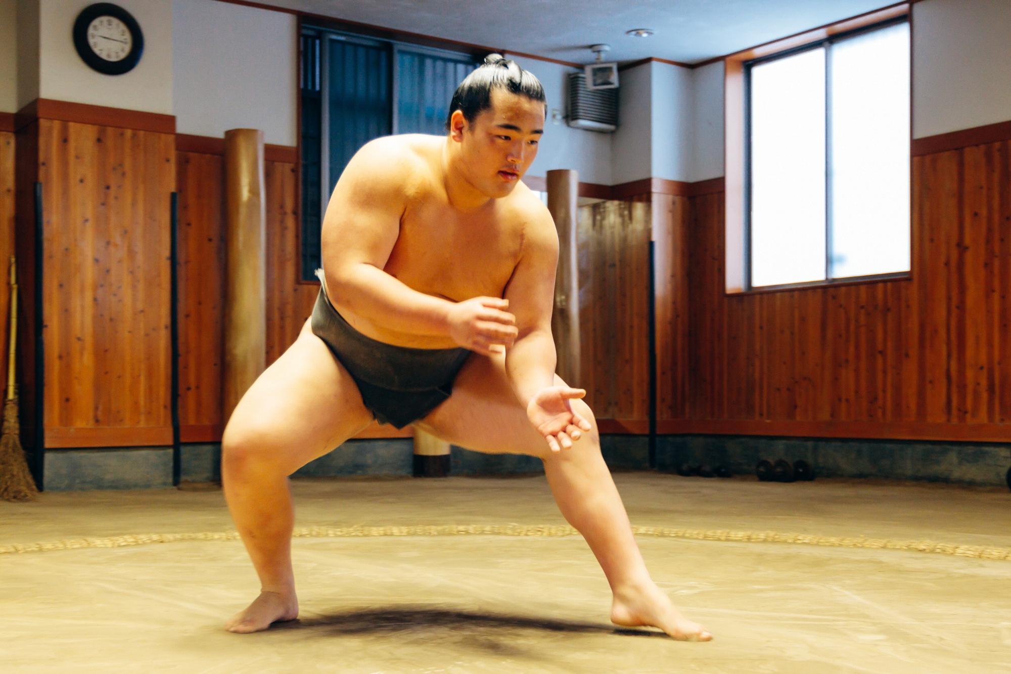 黙々と稽古に打ち込む大辻さん