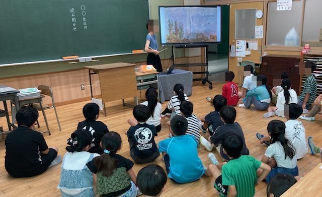 教師の読み聞かせ