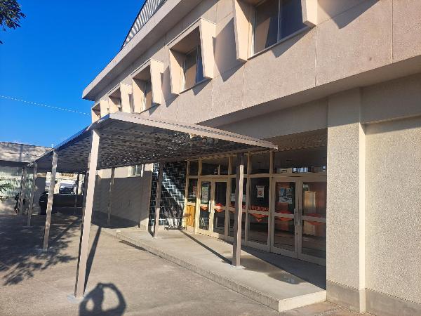 体育館前ひさし完成写真4