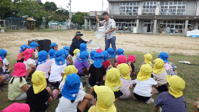 エコロコ自然体験に参加する園児