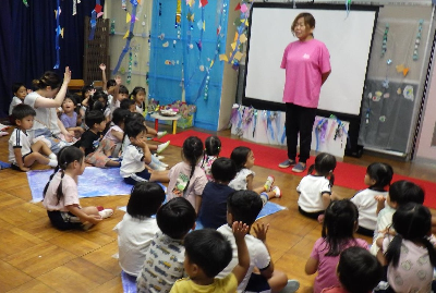 終業式に参加する園児