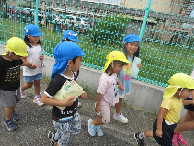 郵便局までお散歩