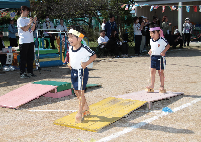 パカポコをがんばる年中児