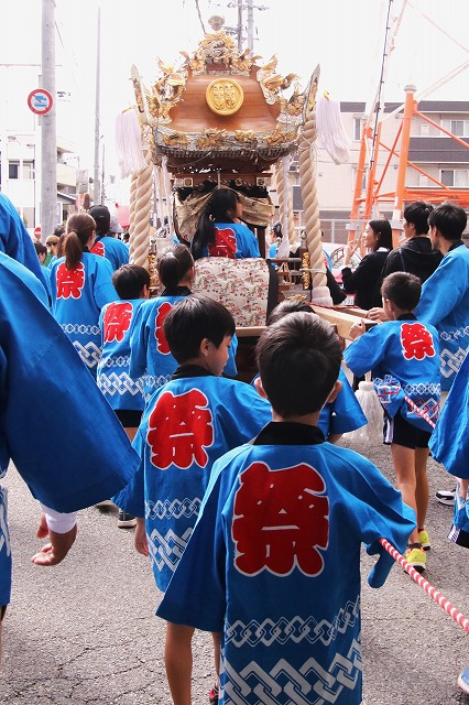子ども神輿巡行