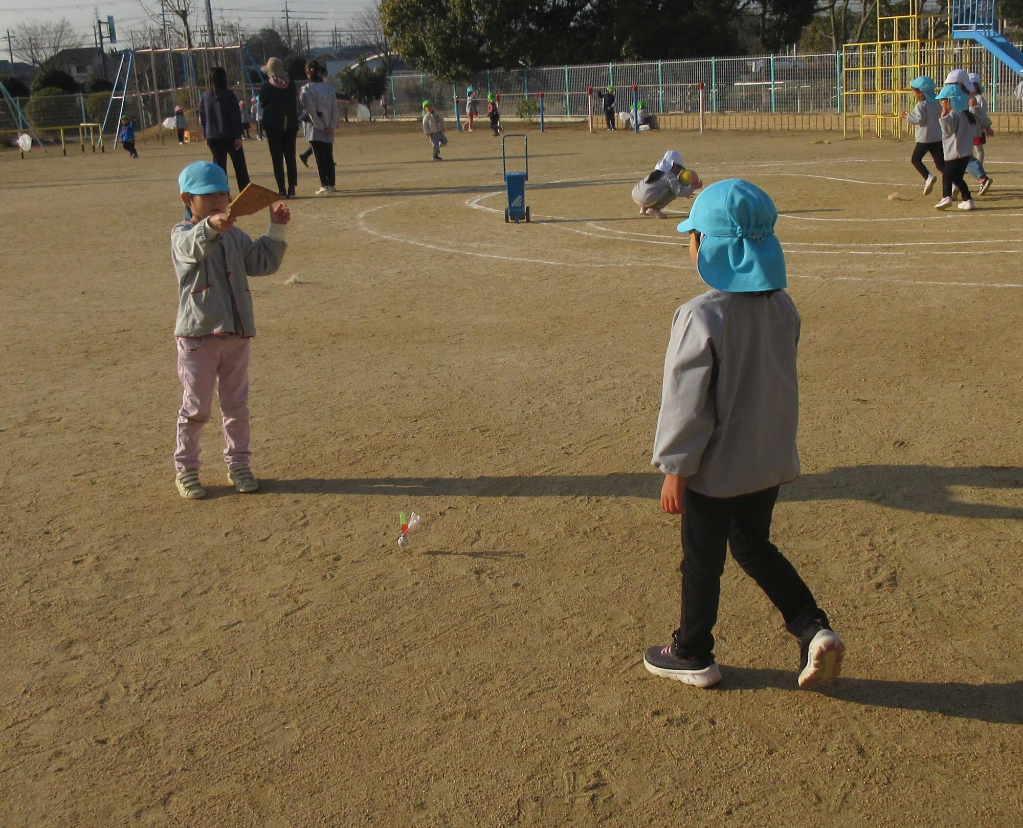 羽根つき遊び