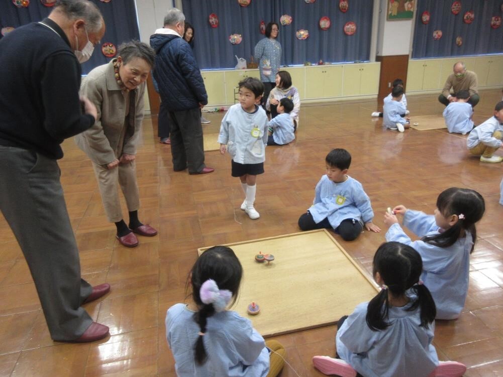 コマ回し年中