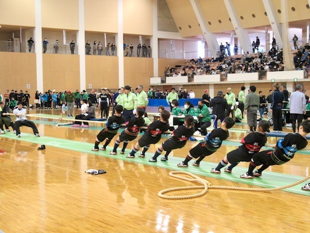 加古川カップ綱引大会の様子