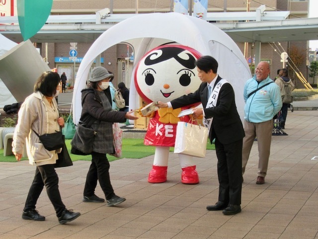 街頭啓発の様子
