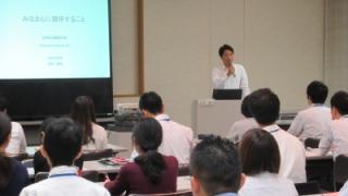 講話する岡田市長