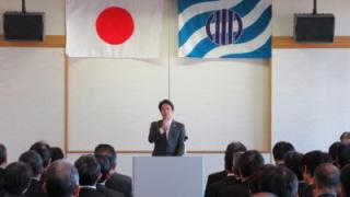 訓示を述べる岡田市長