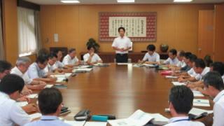 本部会議で挨拶する岡田市長