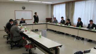 挨拶する岡田市長