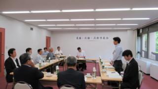 挨拶する岡田市長