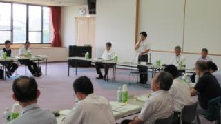 挨拶する岡田市長