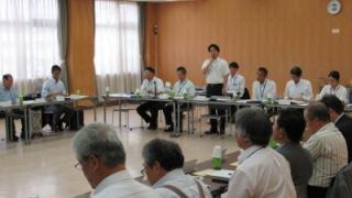 挨拶をする岡田市長