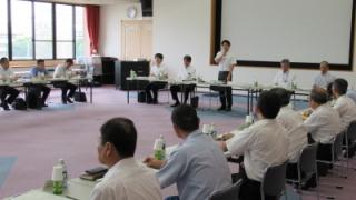 挨拶をする岡田市長