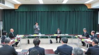 あいさつをする岡田市長