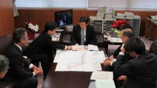 要望を行う岡田市長