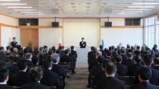 訓示を述べる岡田市長