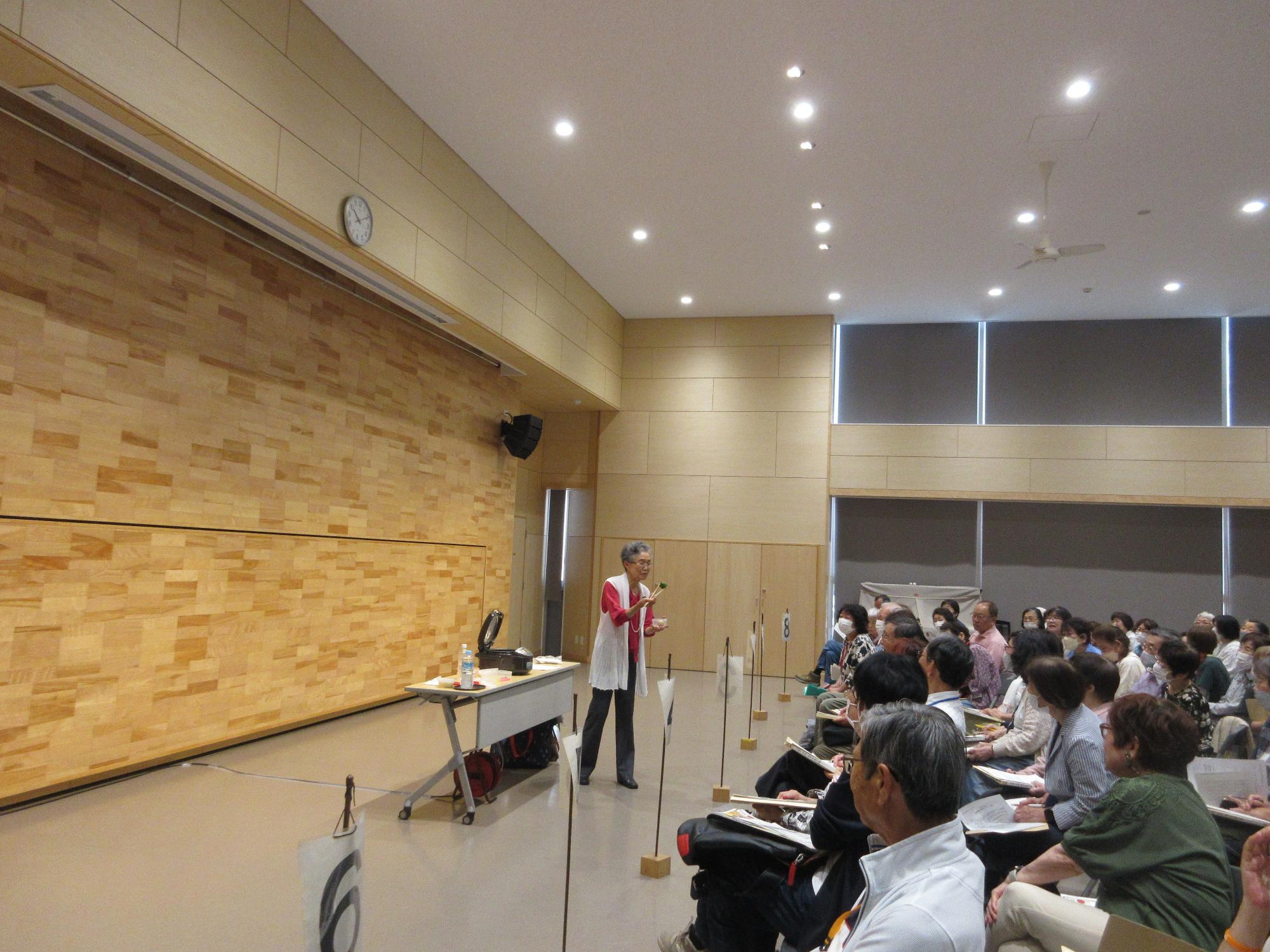 実演しながらの講座の様子