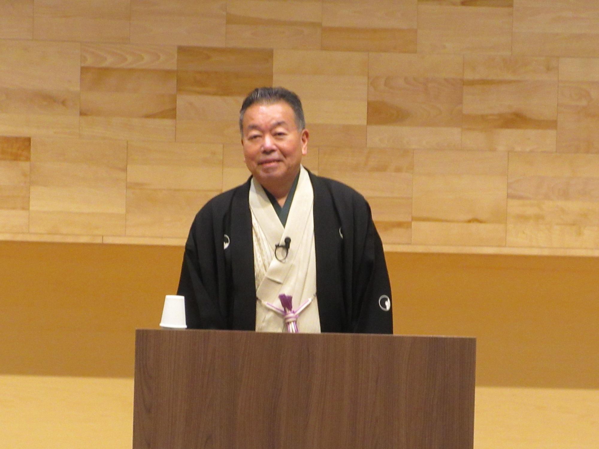 講談師の旭堂南海氏