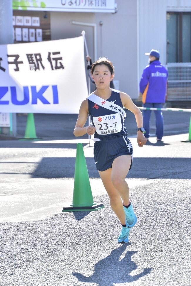 令和3年富士山女子駅伝で全日本選抜のアンカーを務めた長岡さん