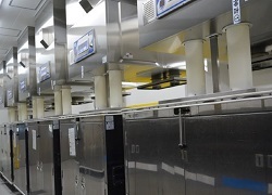 コンテナと消毒装置