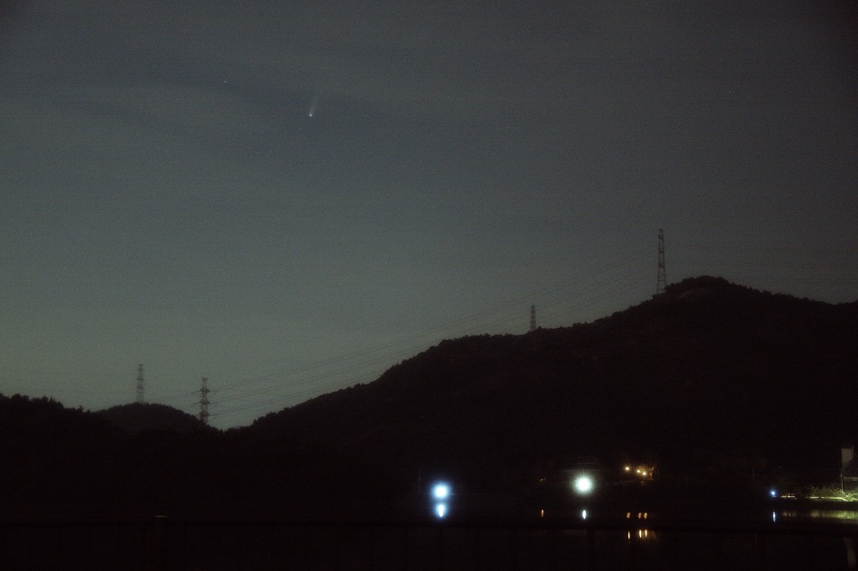 雲間のネオワイズ彗星(200720)