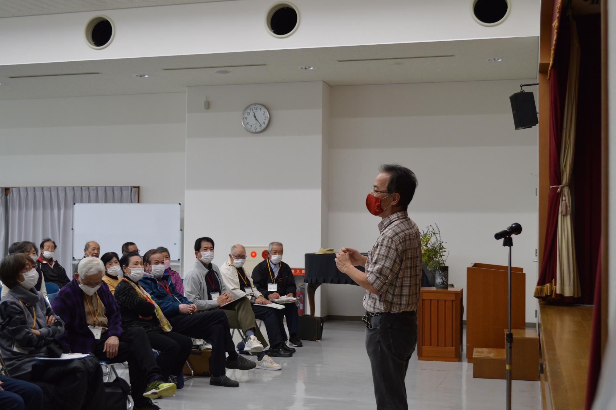いきいき講座の様子です。笑って、しゃべって、元気power充電です!