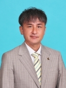 無会派で議席番号1の田中康弘の写真