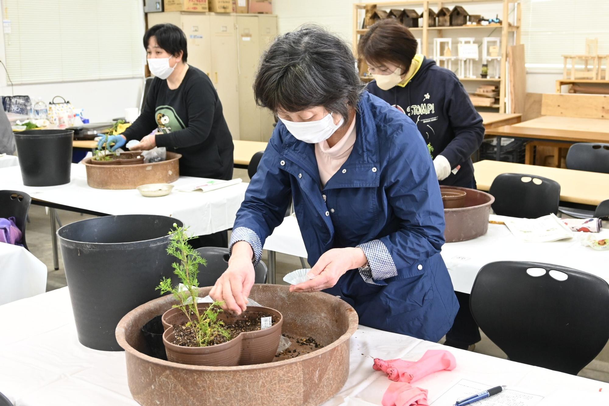 実践する参加者
