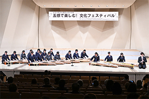 琴の演奏披露