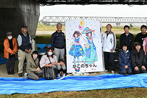 かこのちゃんの大たこと参加者で記念撮影