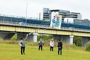 空を舞ったかこのちゃんの大たこ