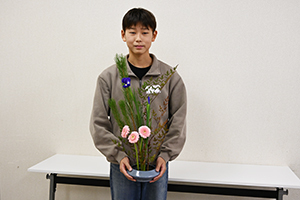 作品を持った参加者