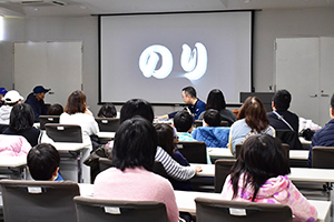 のりについて学ぶ様子