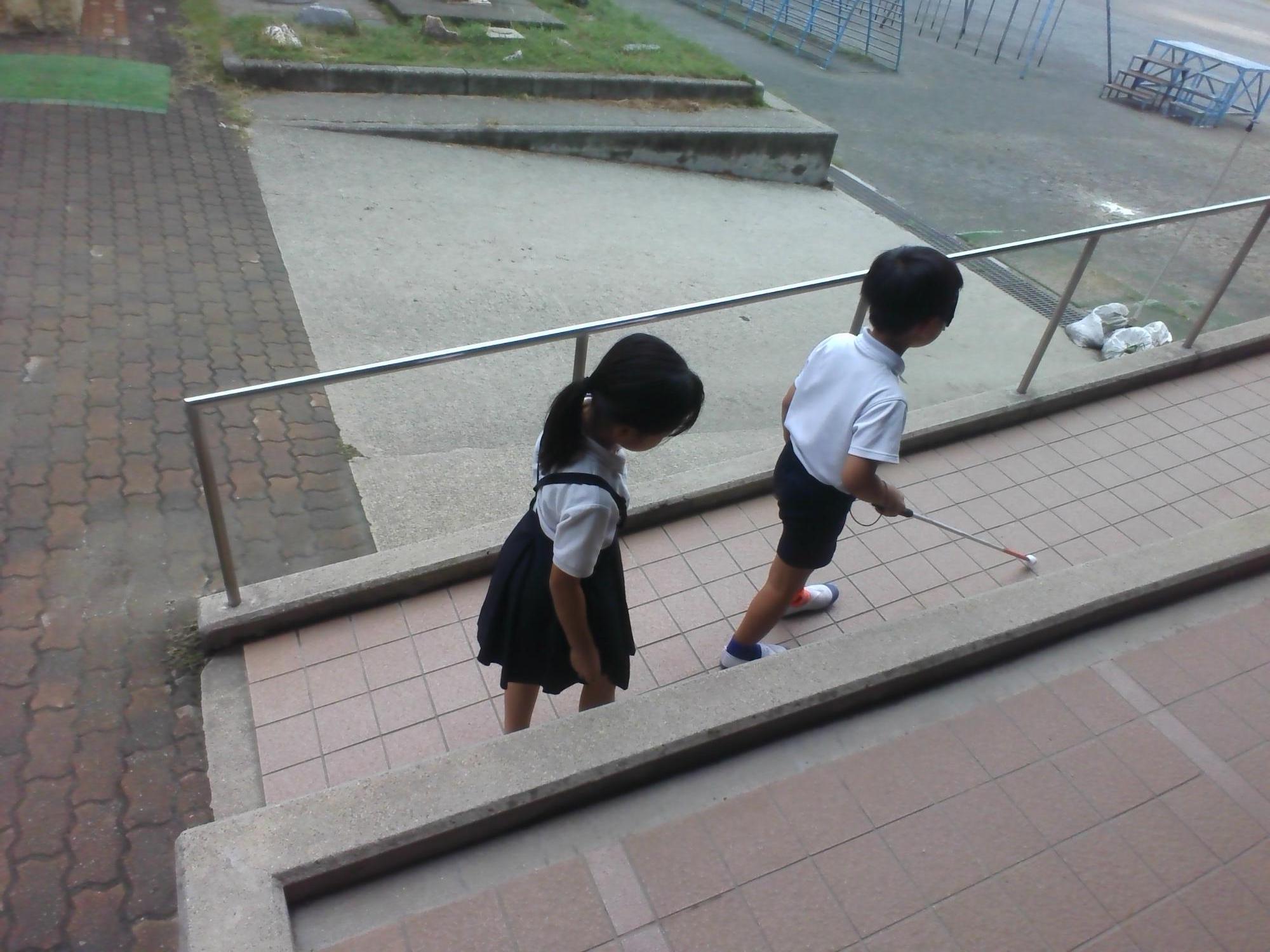 白杖体験の写真3