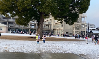 雪の運動場1