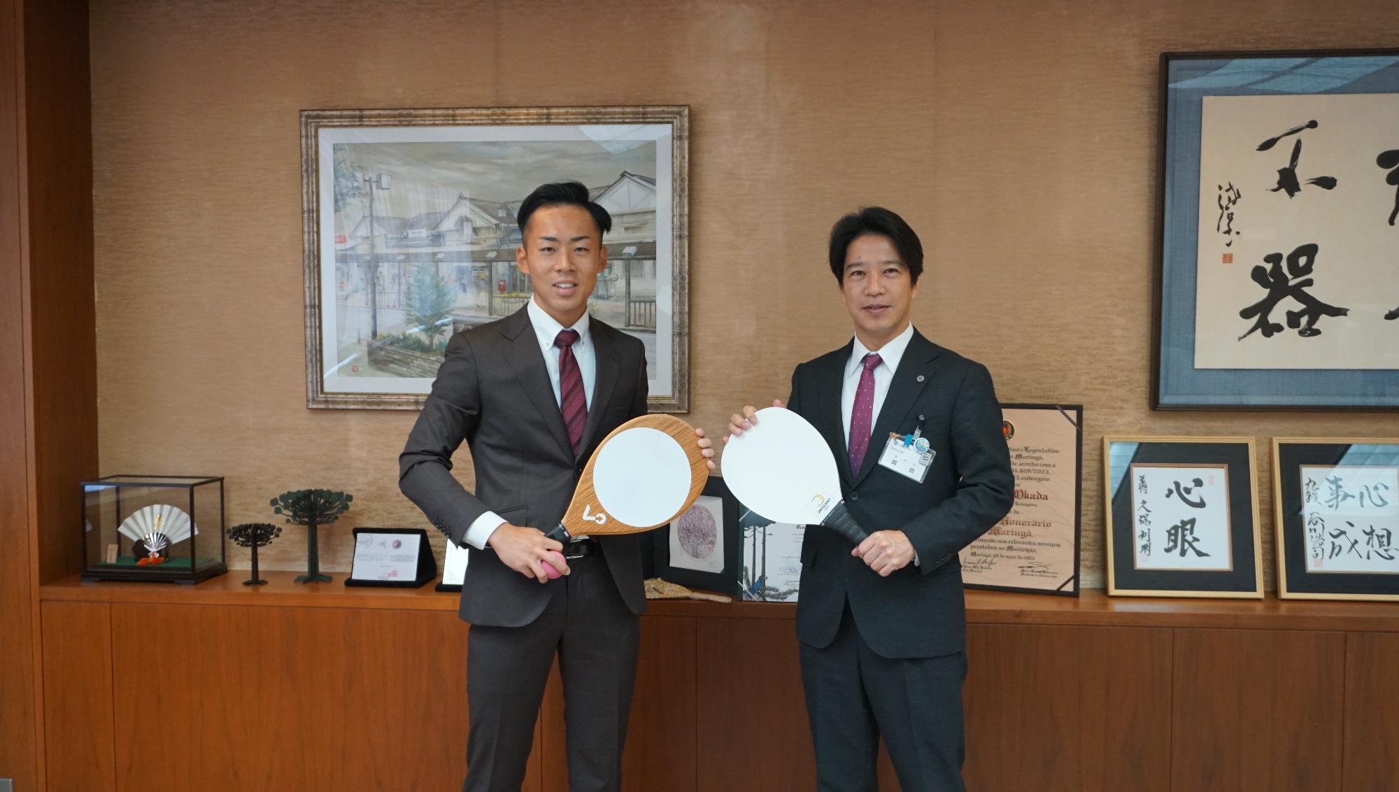 フレスコボール中野選手と市長の写真