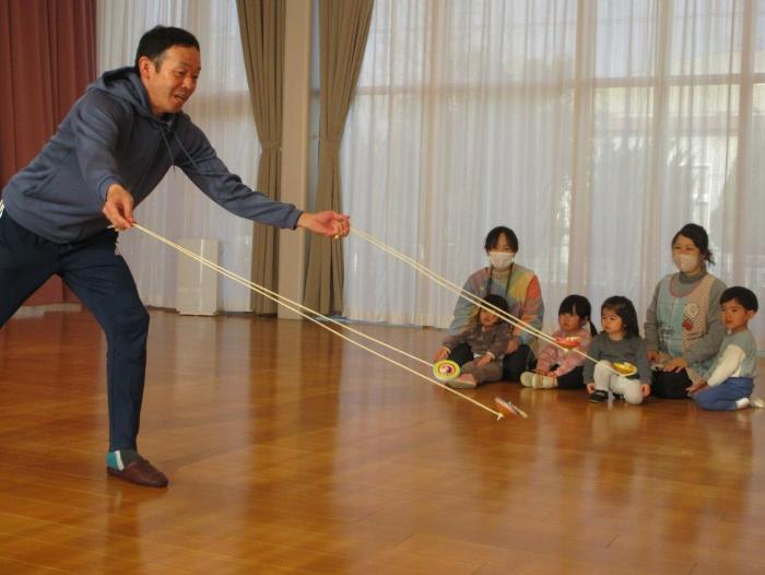 こま名人のクモの糸