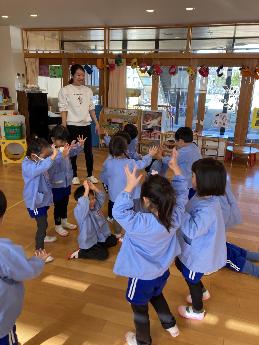 3歳児大きなかぶごっこ