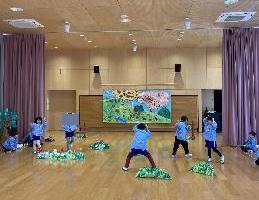 劇遊びを楽しむ5歳児（牛ごっこ）