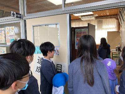 校長室に行く5歳児