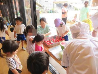 すいかパーティの様子