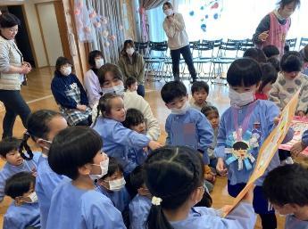 お礼を伝える5歳児