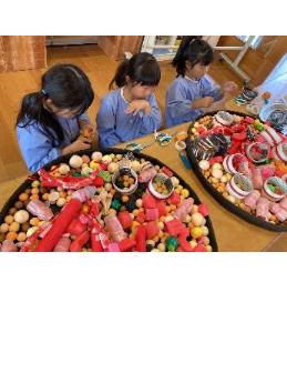 パエリアをもっとどうしたらお客さんに喜んでもらえるか考える5歳児