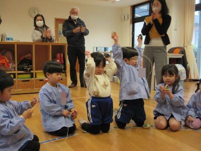 こま回し大会3歳児こま回し優勝