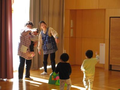 りす組　たまごのあかちゃん　大好きな先生と一緒！
