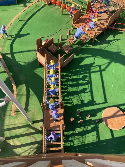 遠足の4・5歳児